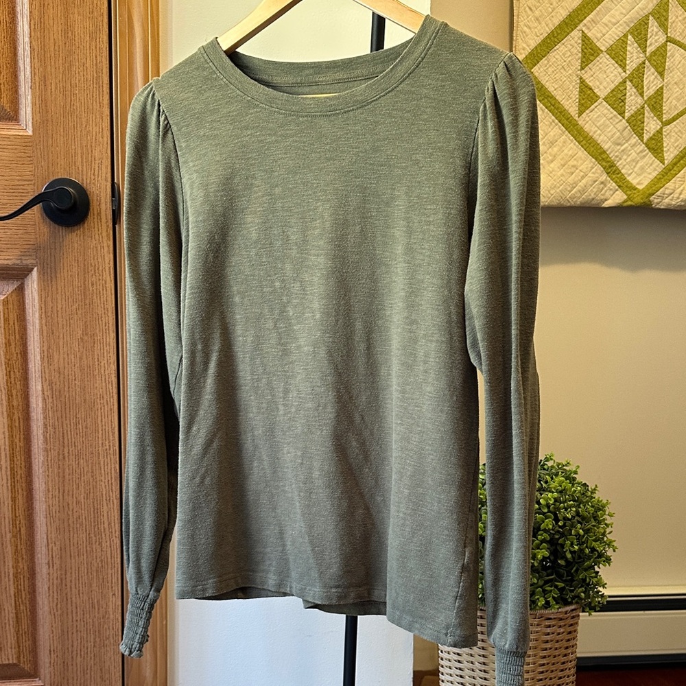 Sonoma Sage Long Sleeve Women's Top size medium
